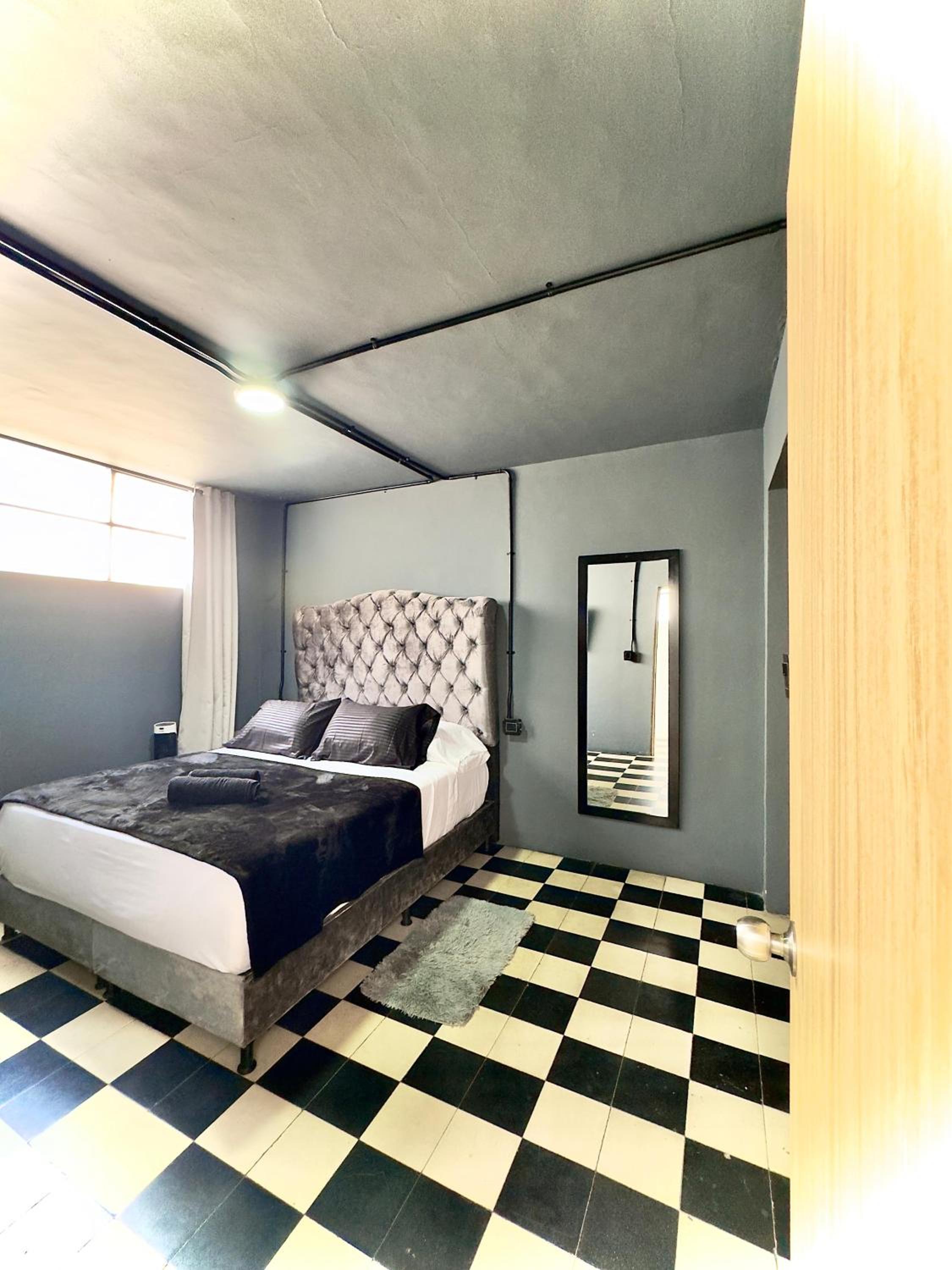 Spacious dream house Medellín Laureles