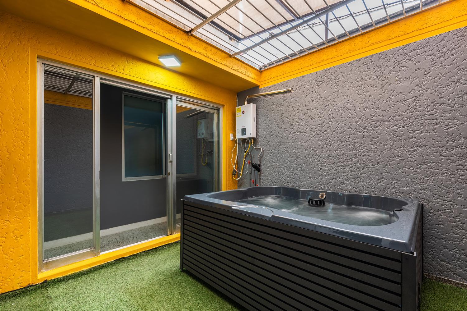 Manila Suite Jacuzzi Ac Luxury