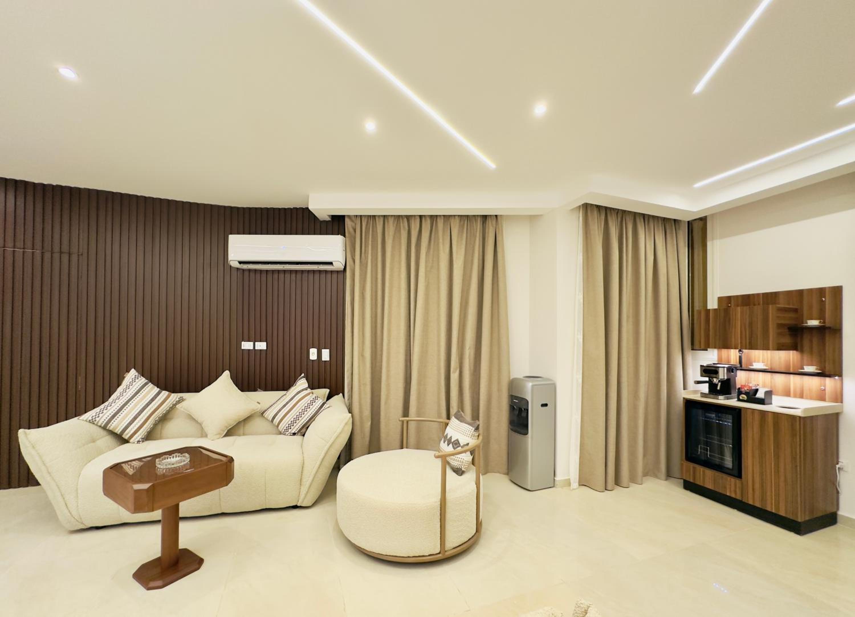 Lux private home Sheikh zayed