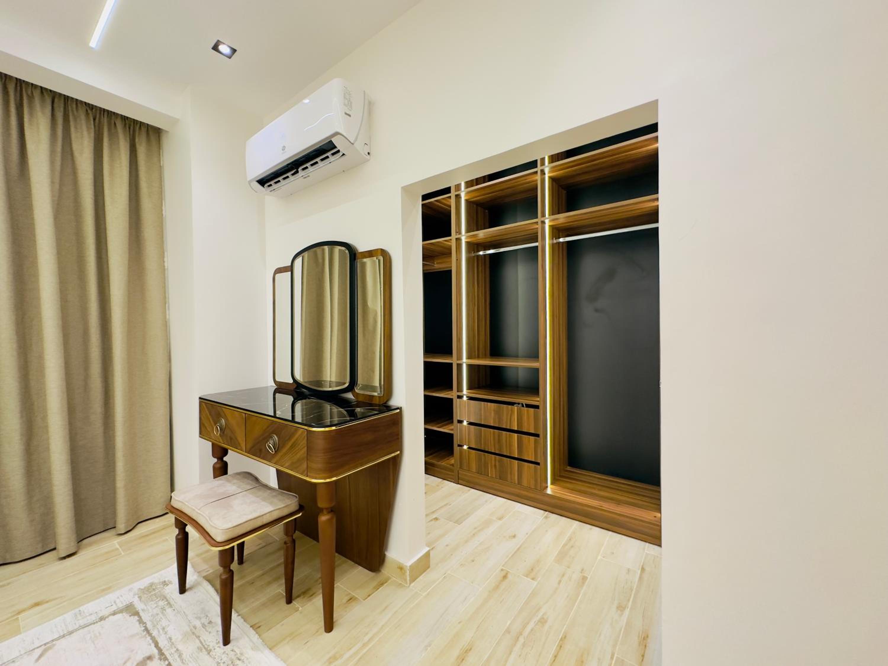 Lux private home Sheikh zayed
