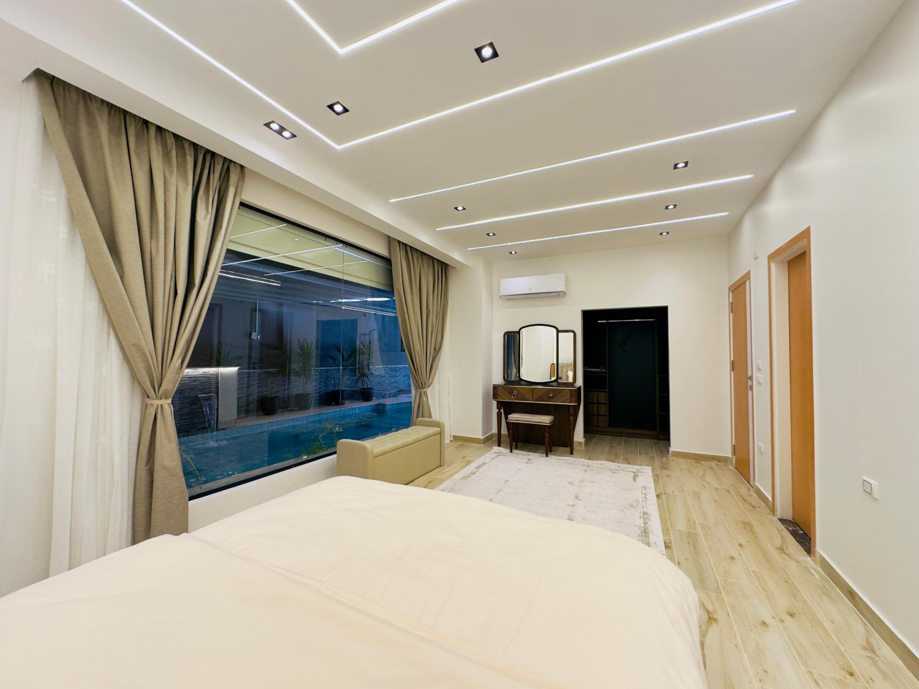 Lux private home Sheikh zayed