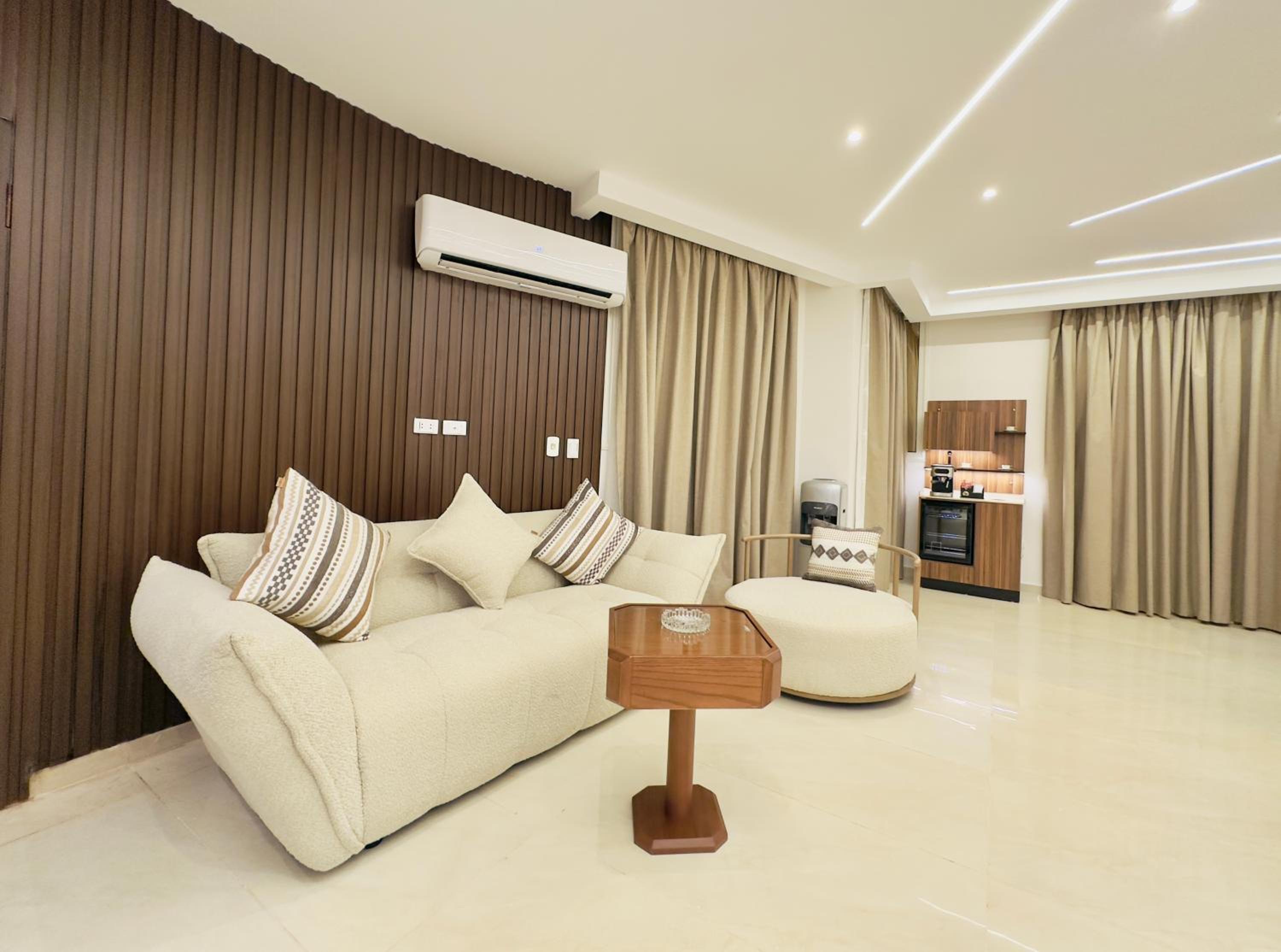 Lux private home Sheikh zayed