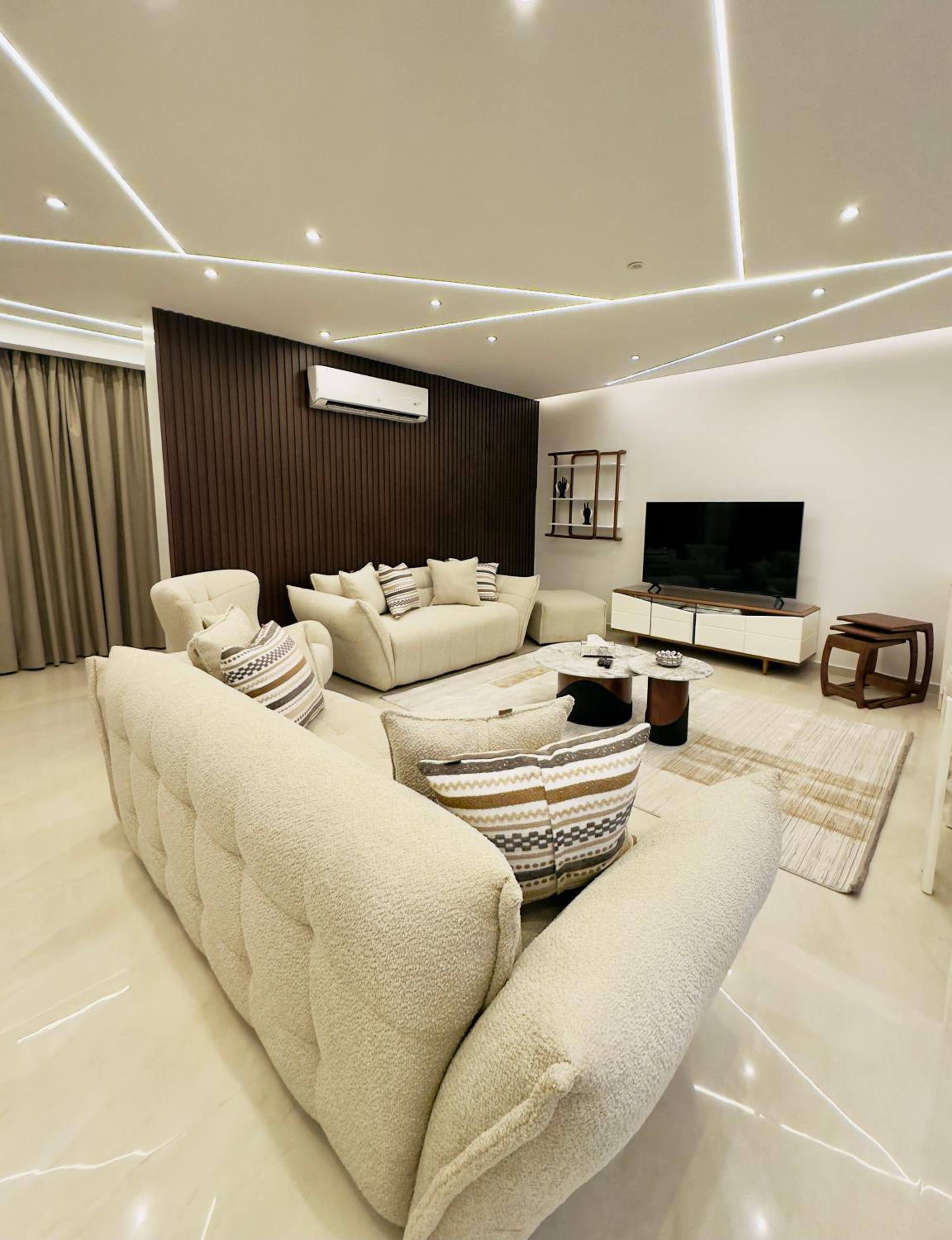 Lux private home Sheikh zayed