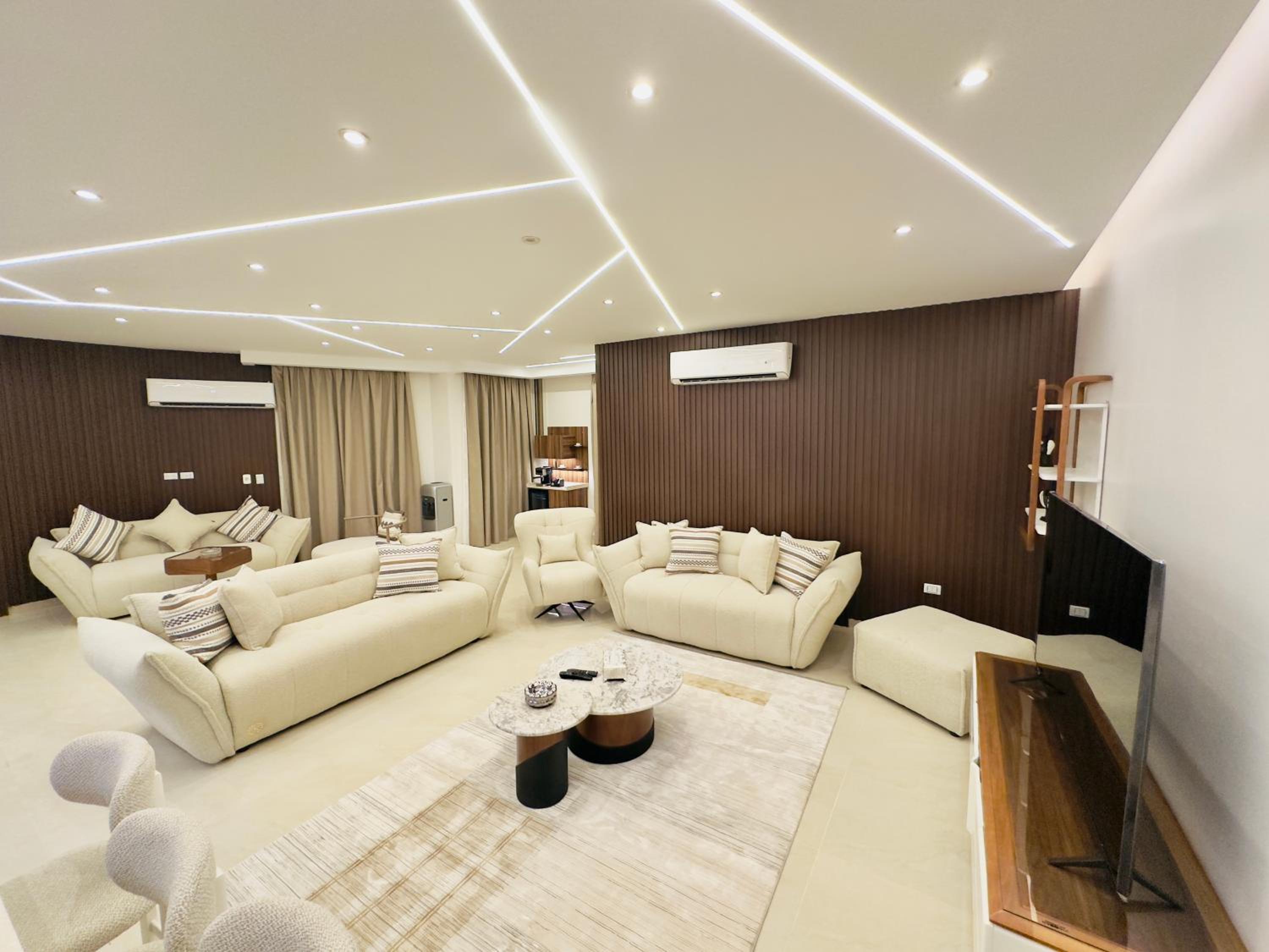Lux private home Sheikh zayed