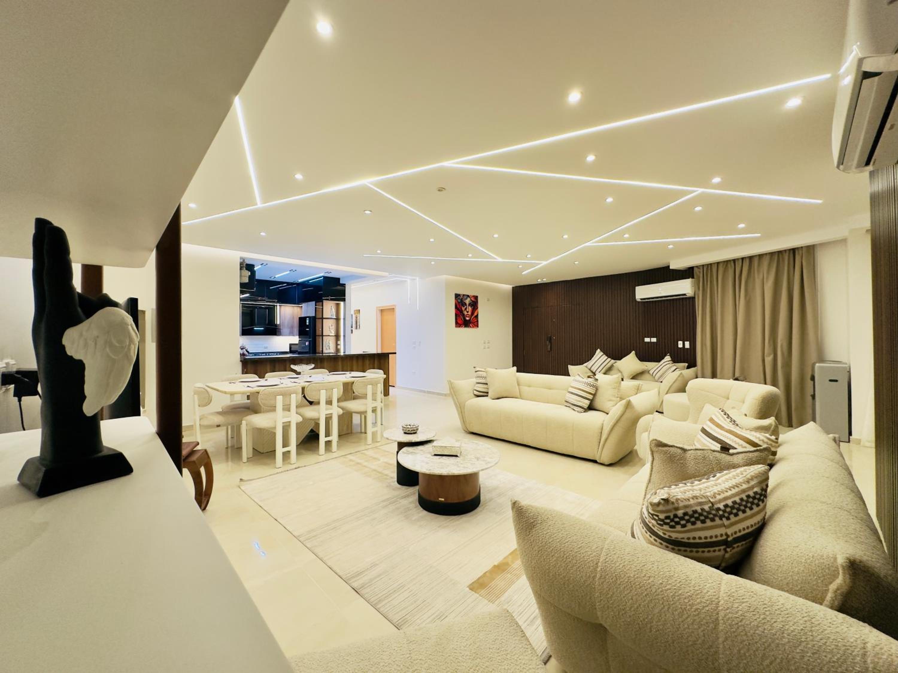 Lux private home Sheikh zayed