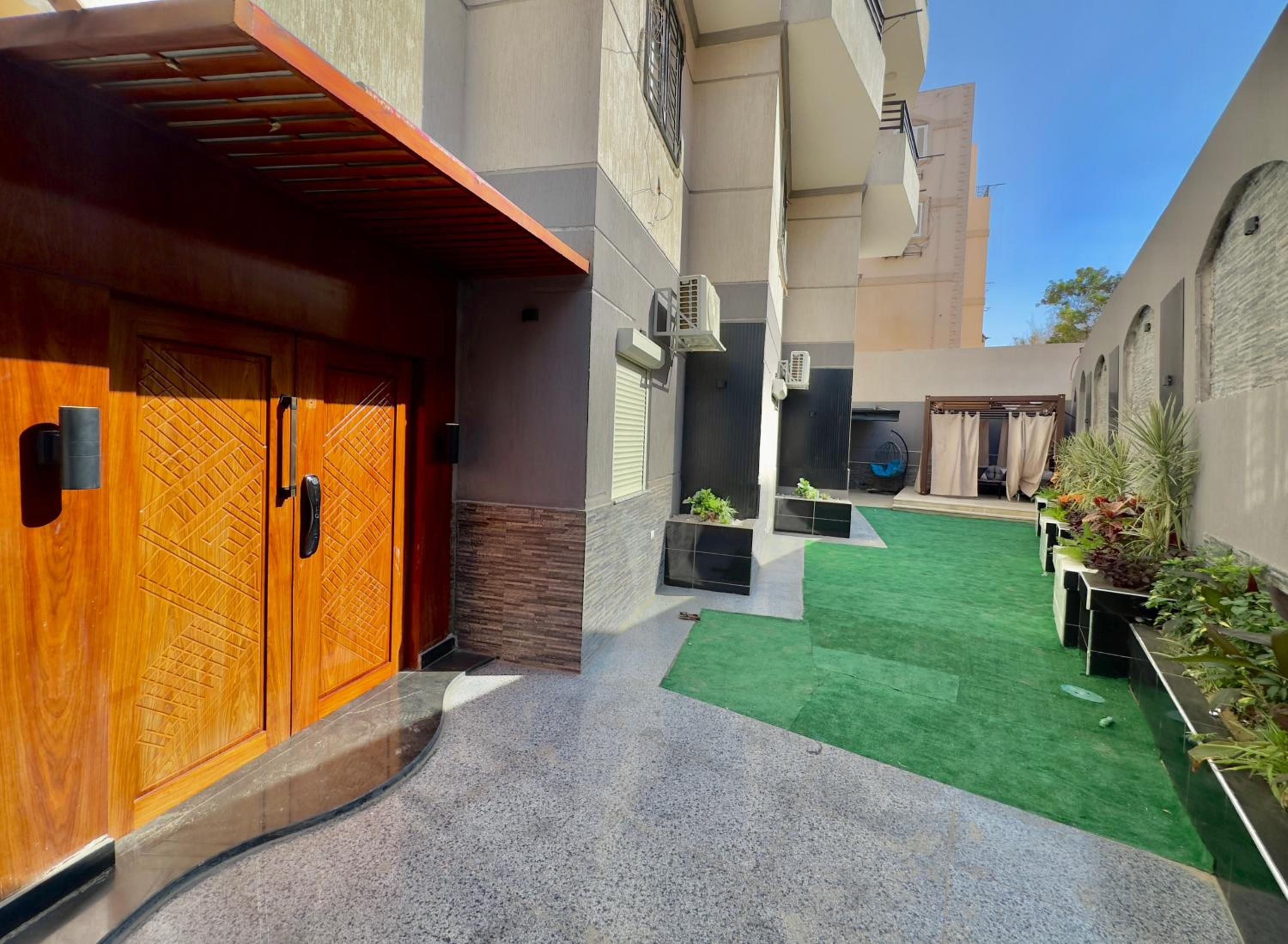 Lux private home Sheikh zayed