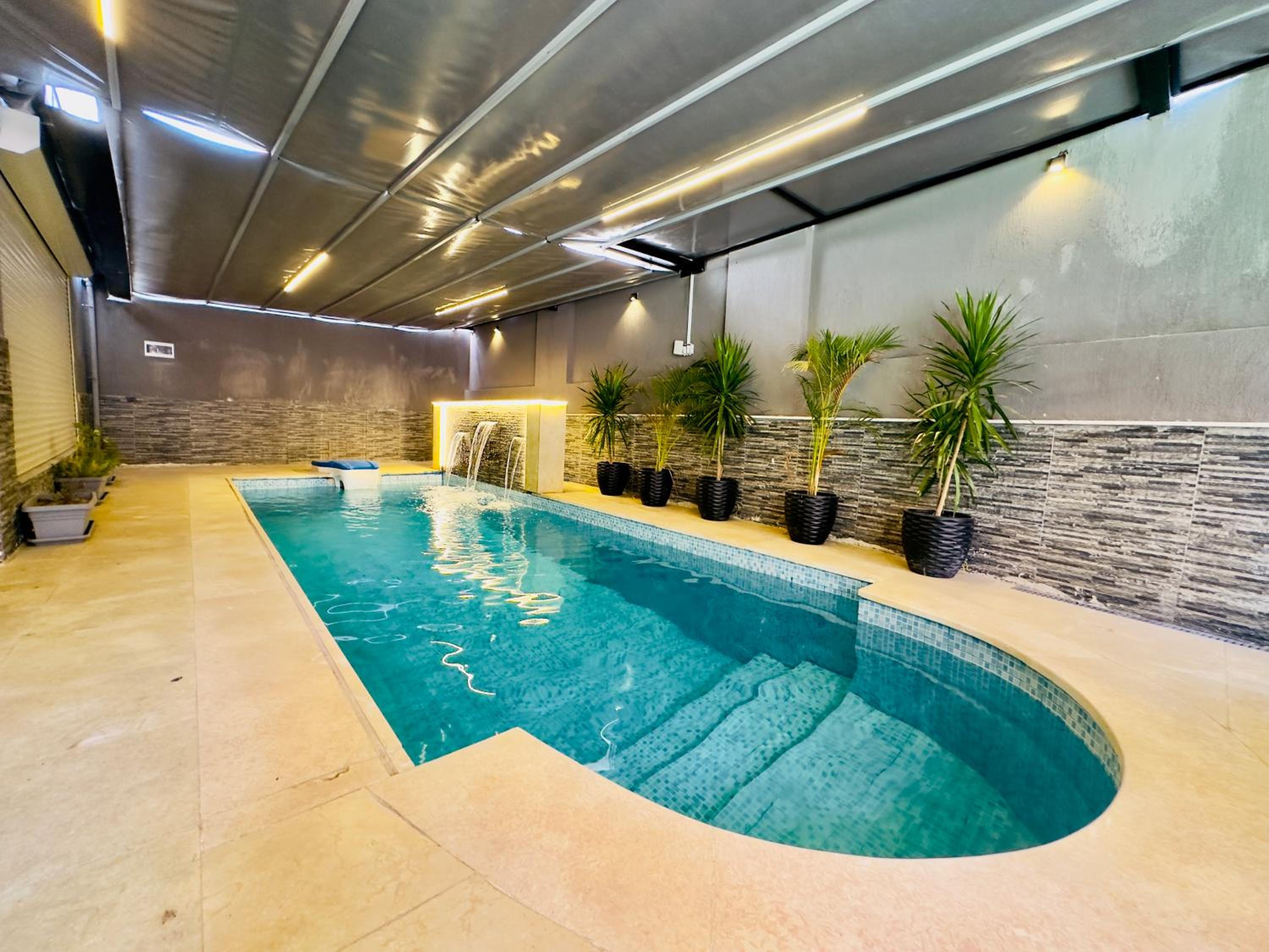Lux private home Sheikh zayed