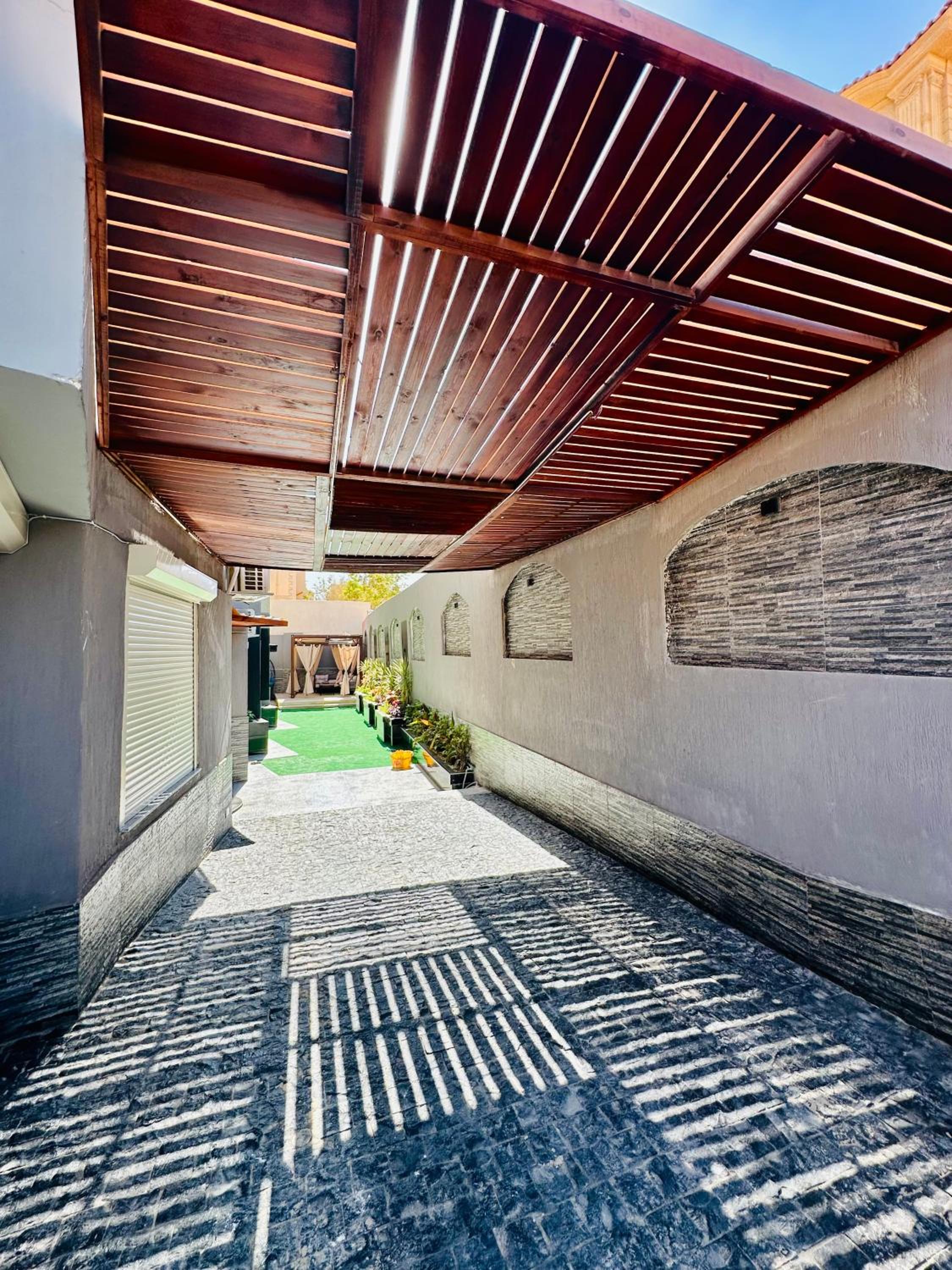 Lux private home Sheikh zayed