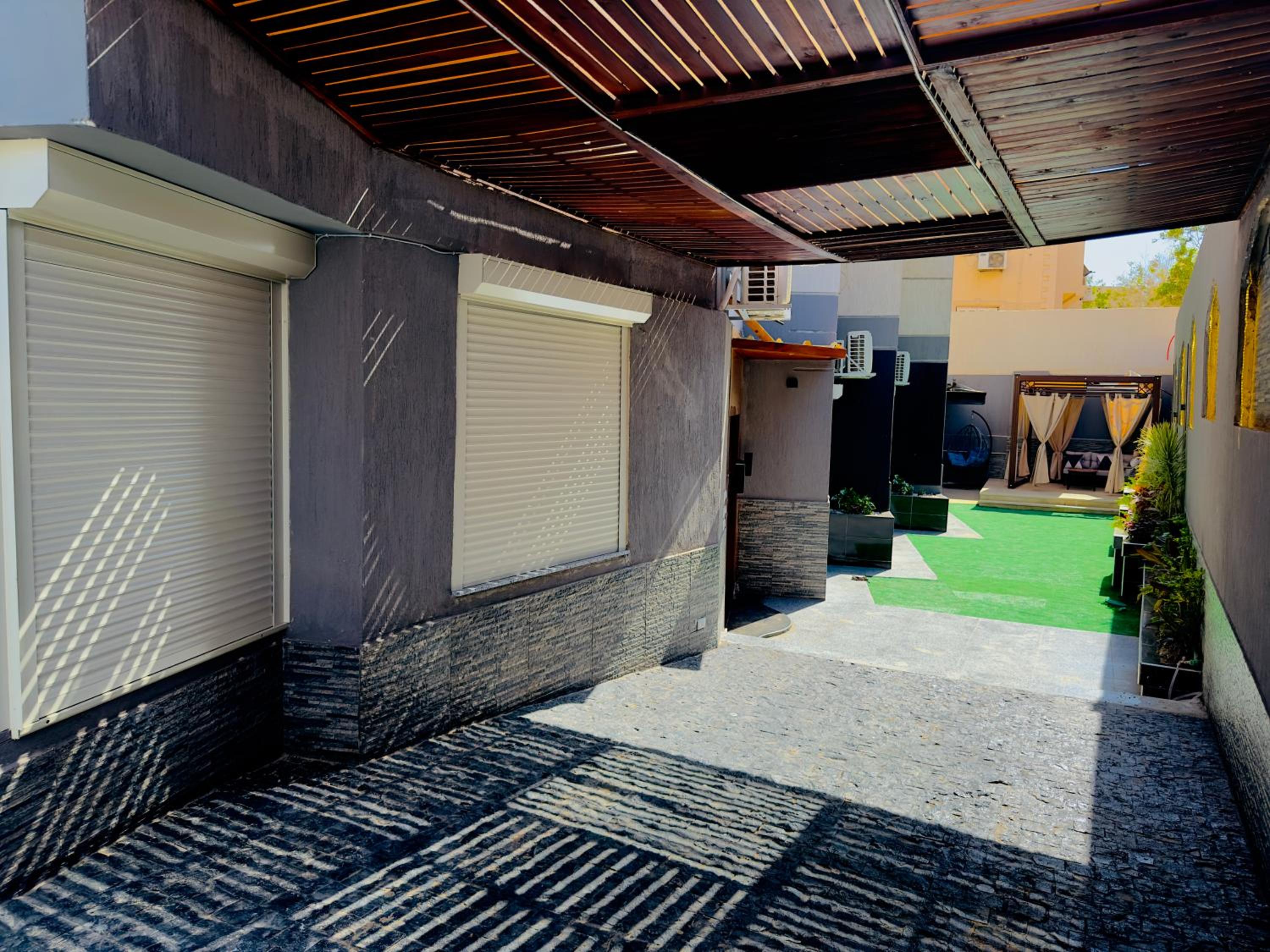 Lux private home Sheikh zayed
