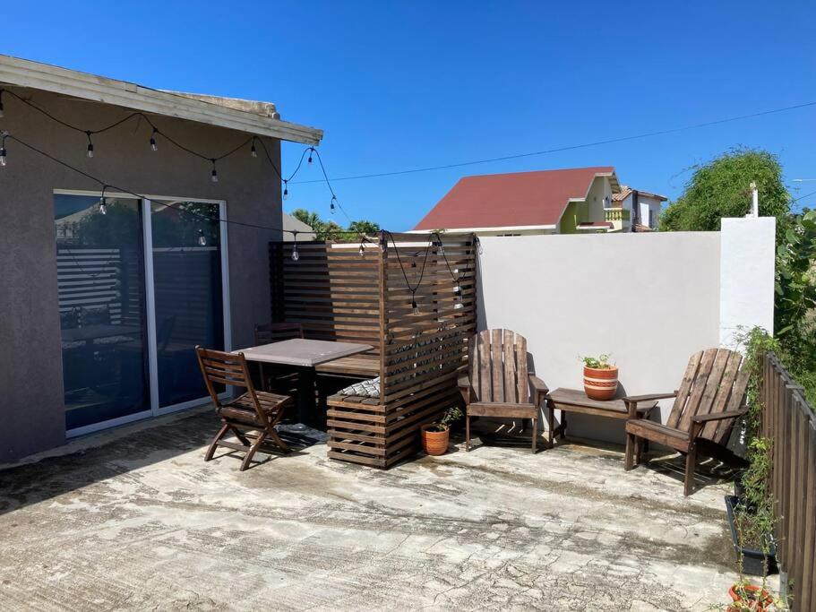 Palm Beach, Cozy Modern Apt, 15 min walk to Ocean!