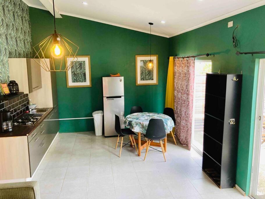 Palm Beach, Cozy Modern Apt, 15 min walk to Ocean!