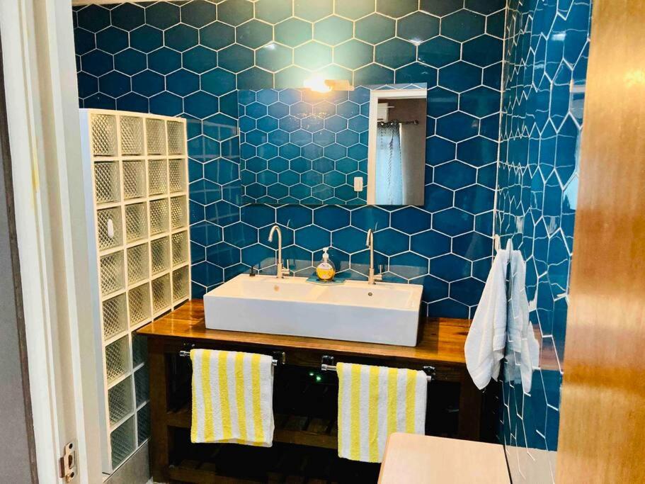 Palm Beach, Cozy Modern Apt, 15 min walk to Ocean!