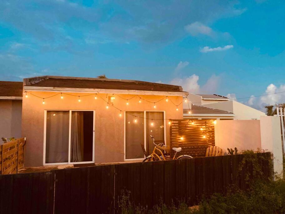 Palm Beach, Cozy Modern Apt, 15 min walk to Ocean!
