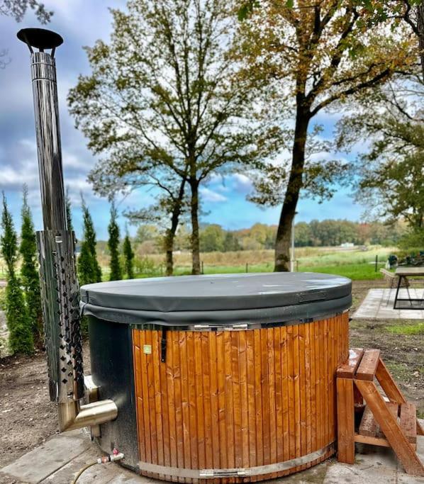 Wellness Chalet Hellendoorn met Hot tub en Sauna