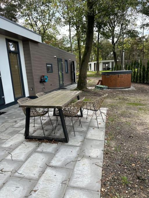 Wellness Chalet Hellendoorn met Hot tub en Sauna