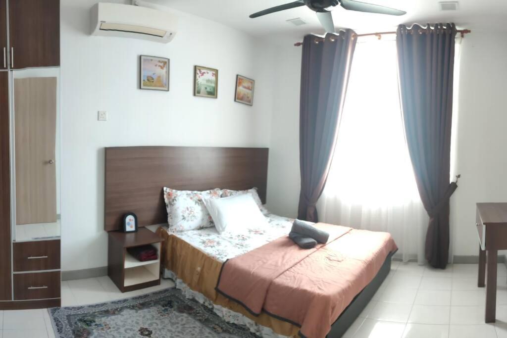 Khan's Seaview Homestay at Pangsapuri Ladang Tanjung - near KTCC & Drawbridge - photo 8