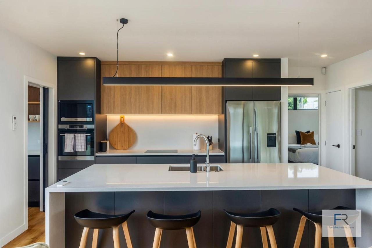 Sensational Seaview Home view 4