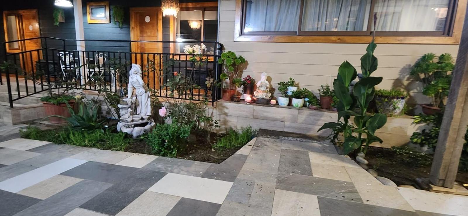 HOSTAL LA MODERNA