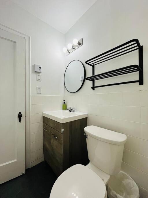 Charming 3BR Getaway, Free Parking & Near Metro