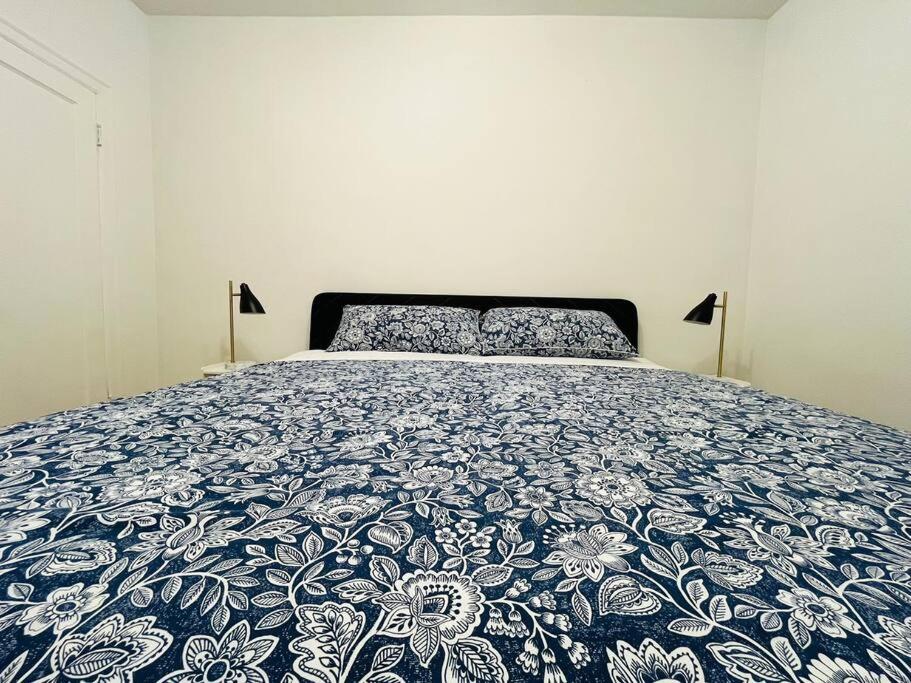 Charming 3BR Getaway, Free Parking & Near Metro