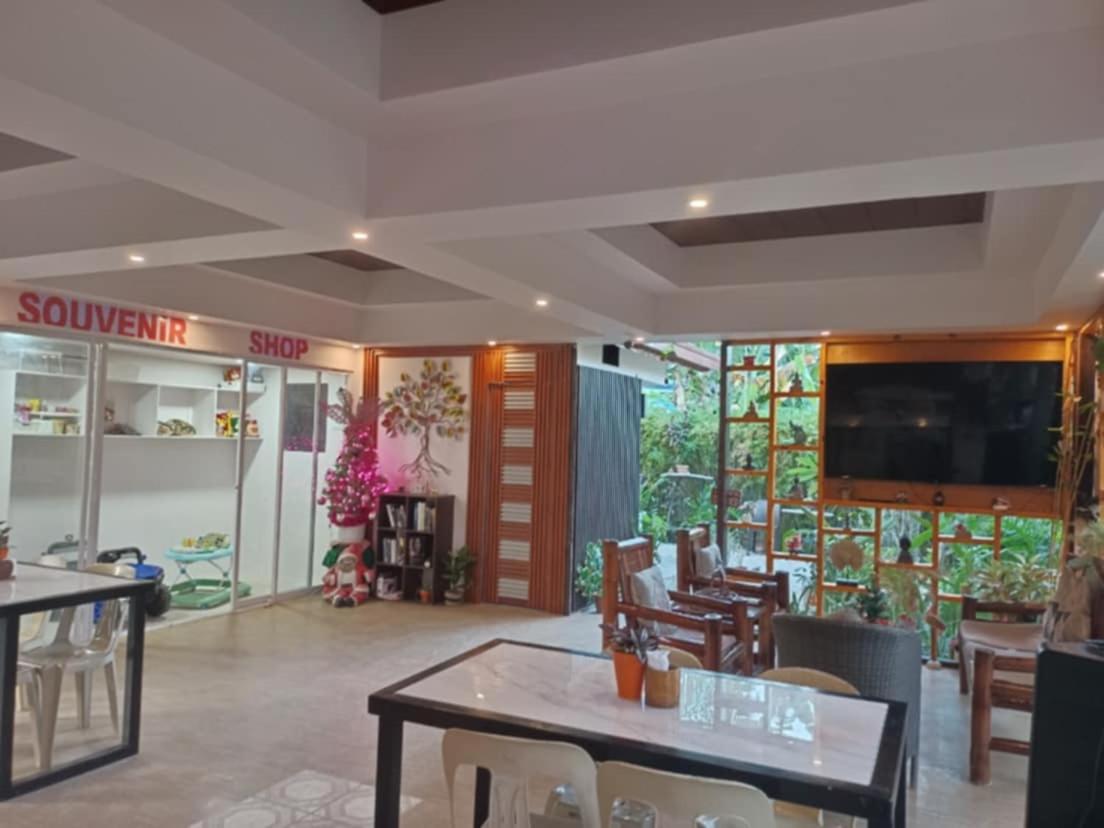 ADRIANA's PLACE TROPICAL GUESTHOUSE