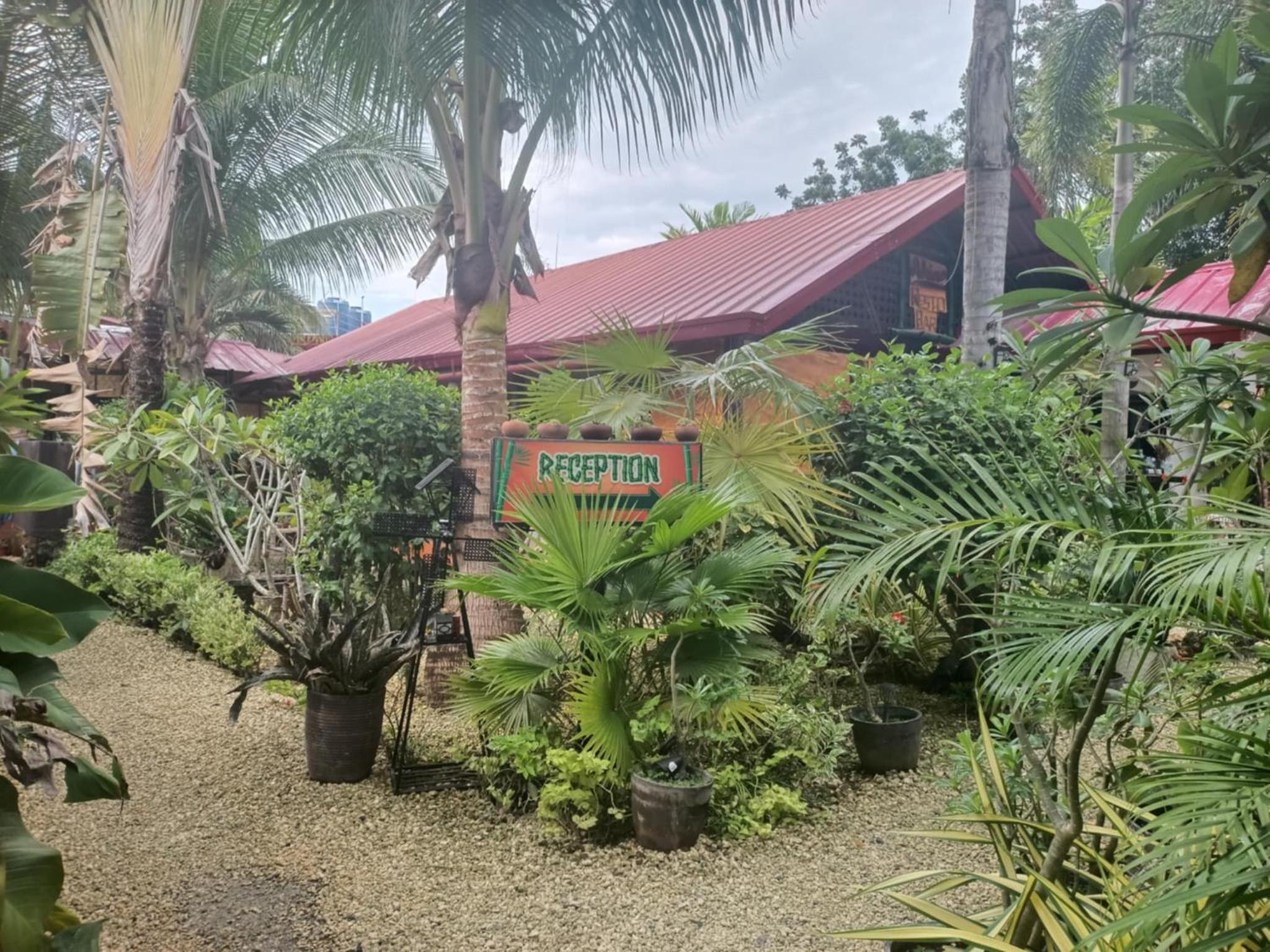 ADRIANA's PLACE TROPICAL GUESTHOUSE