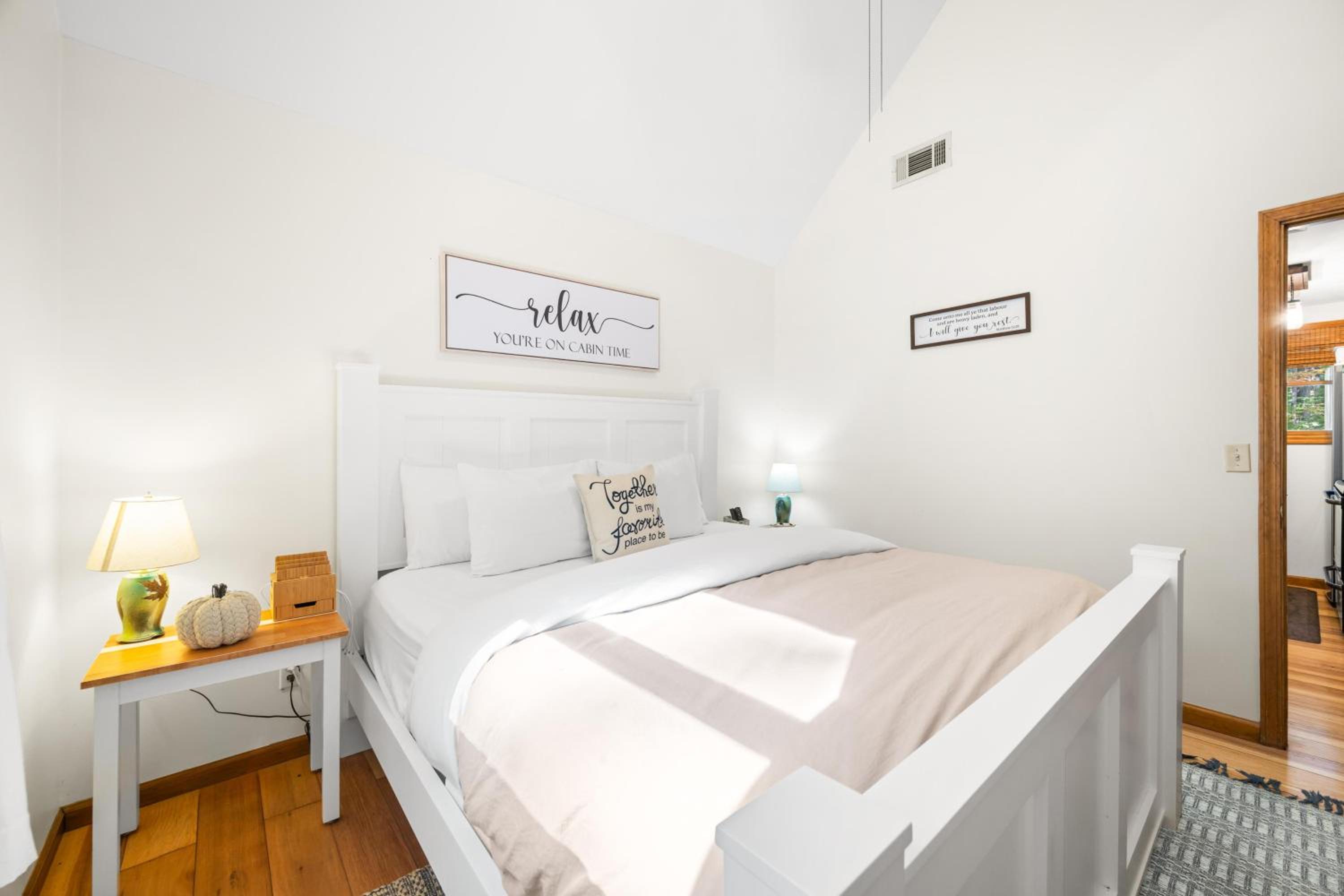 Bloomington Vacations - A Relaxation Station - Property Image 2