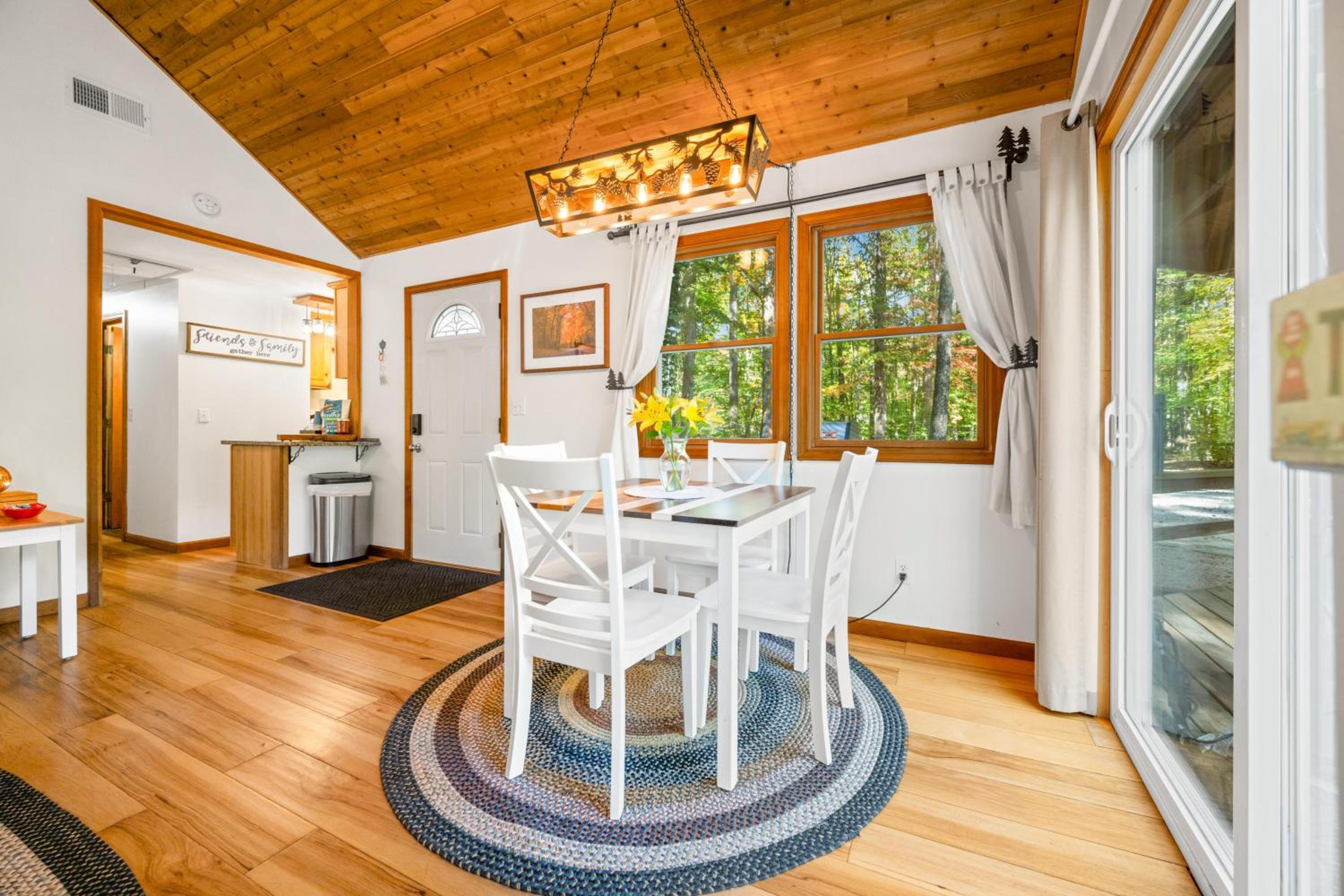 Bloomington Vacations - A Relaxation Station - Property Image 3