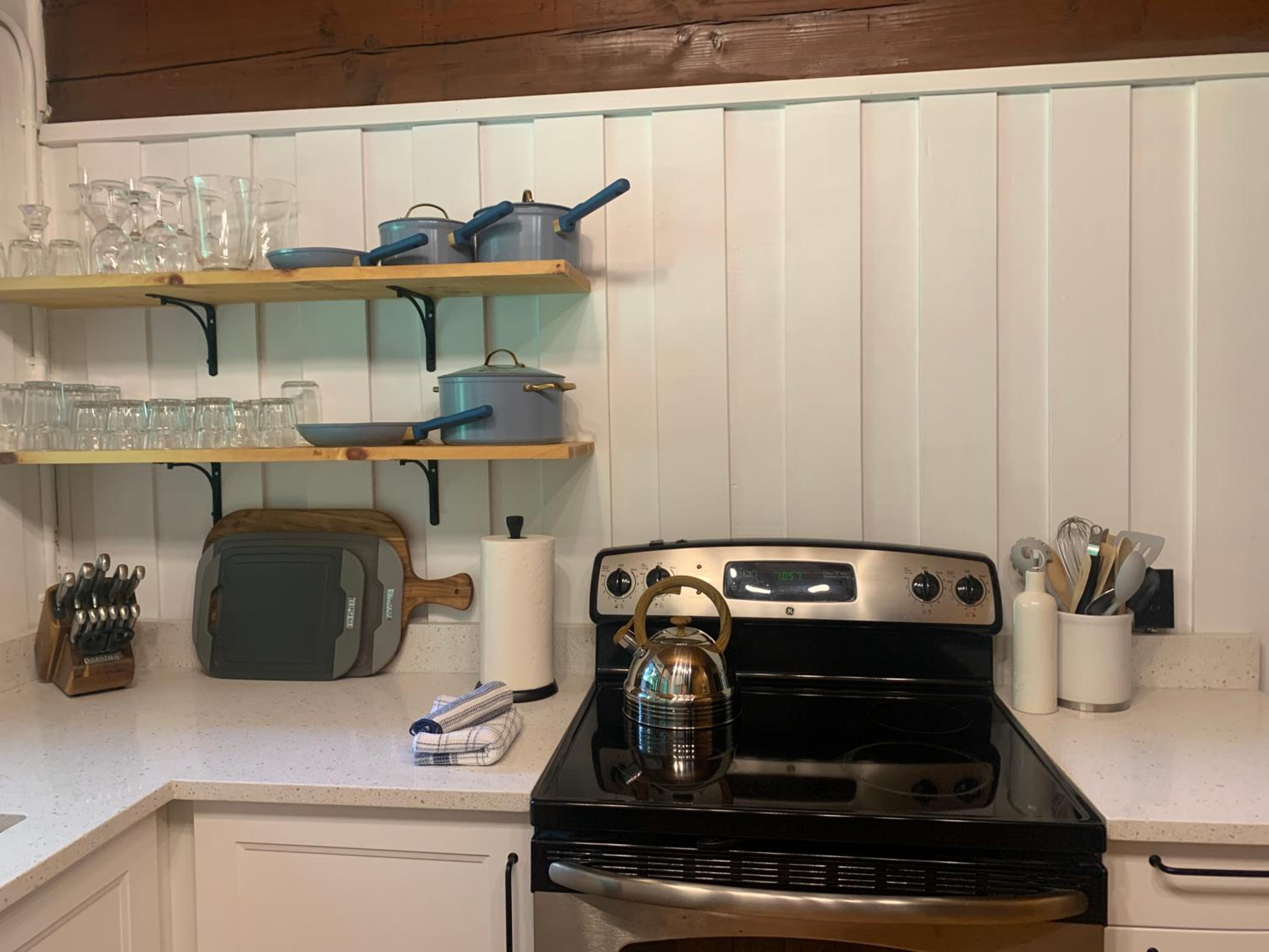 Cozy Riverside Cottage in Caledon Alton