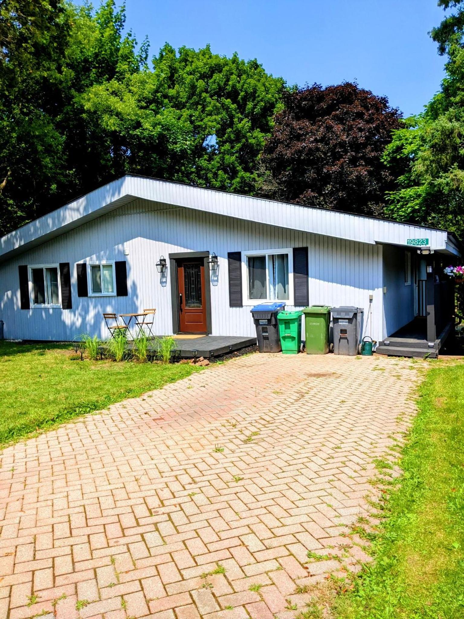 Cozy Riverside Cottage in Caledon Alton