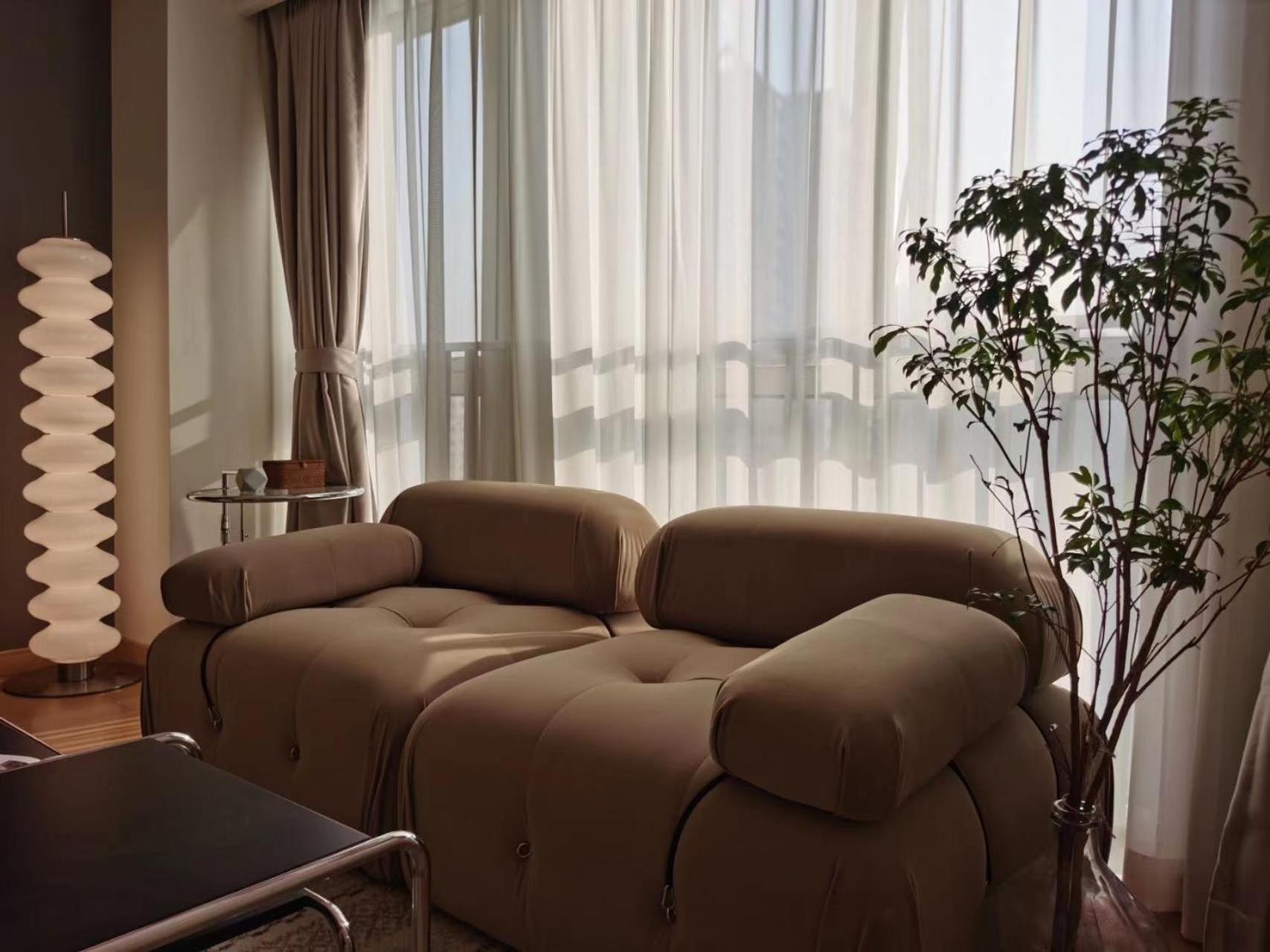 Shanghai Lerongju Boutique Apartment Metro Line 8 20meter