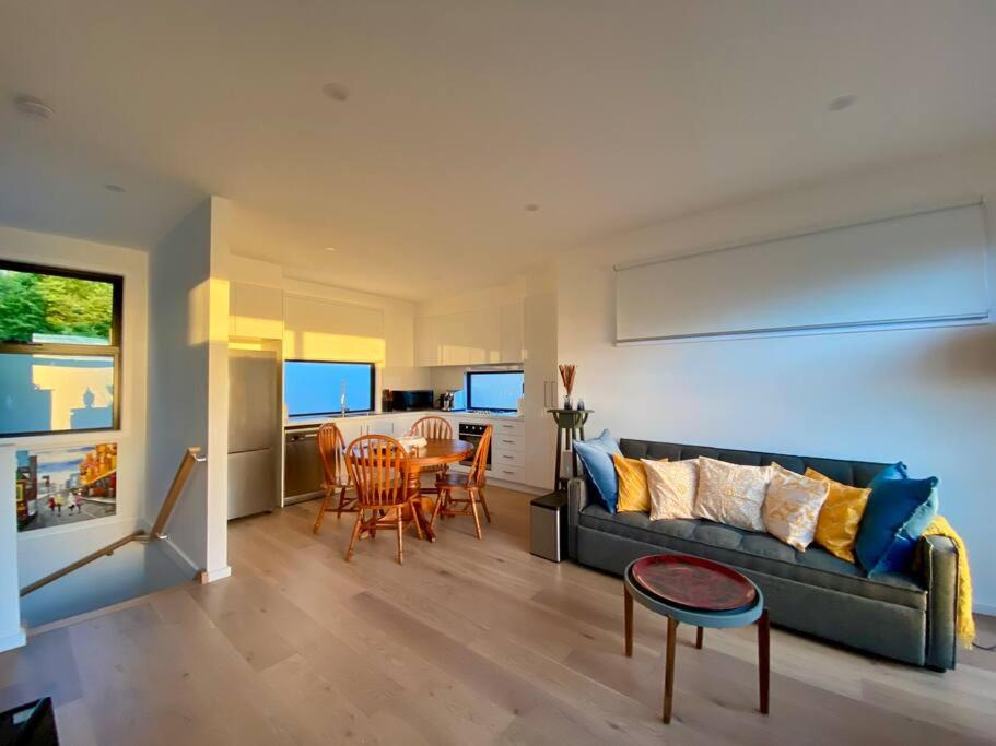 Footscray City Retreat - Full House & Parking