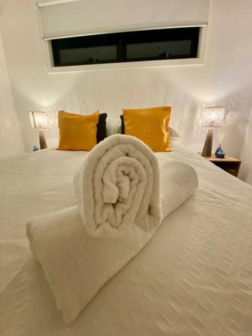 Footscray City Retreat - Full House & Parking
