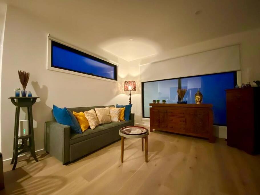 Footscray City Retreat - Full House & Parking
