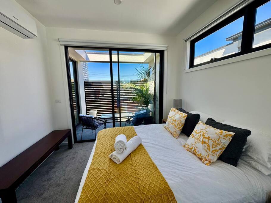 Footscray City Retreat - Full House & Parking