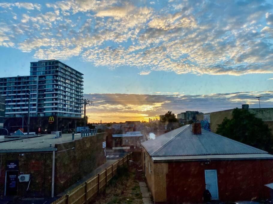 Footscray City Retreat - Full House & Parking