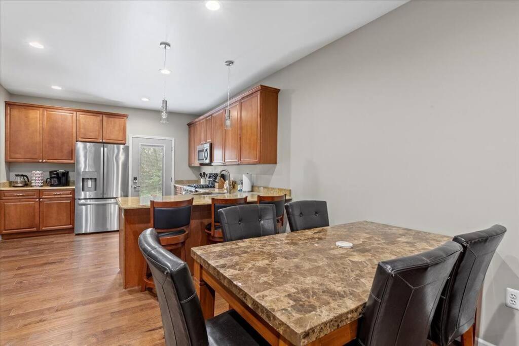 Furnished Home near GM Plant and Great Lakes Crossing Mall