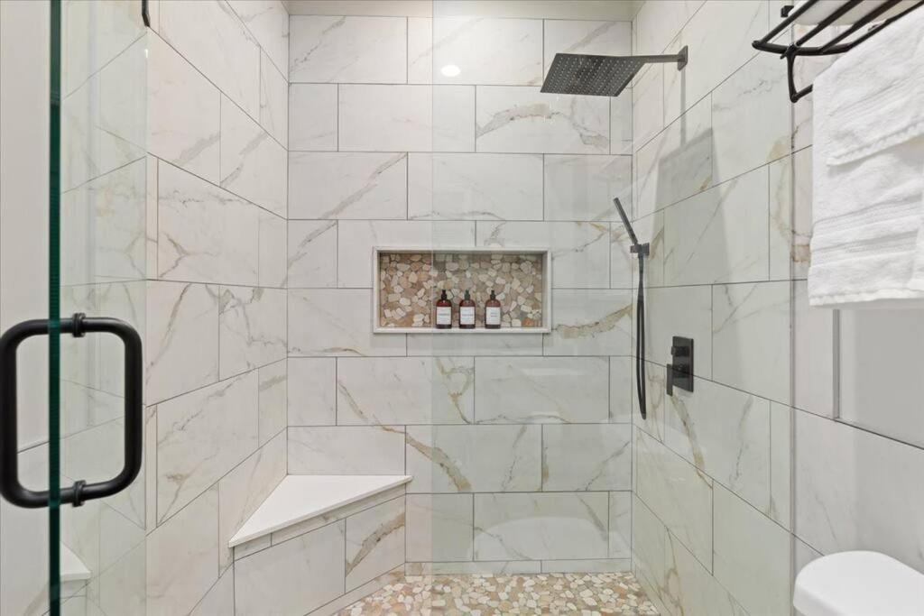 Furnished Home near GM Plant and Great Lakes Crossing Mall