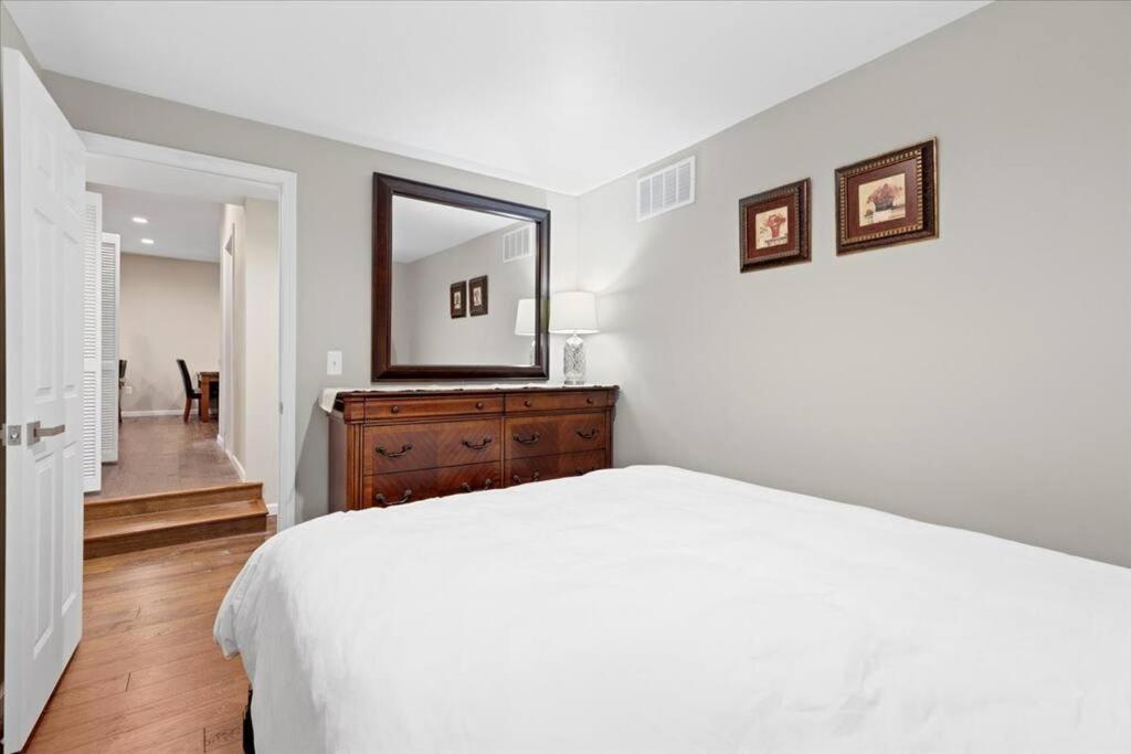 Furnished Home near GM Plant and Great Lakes Crossing Mall