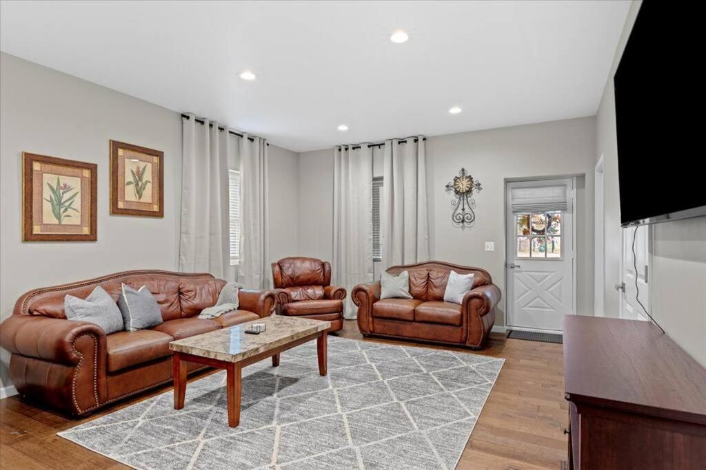 Furnished Home near GM Plant and Great Lakes Crossing Mall