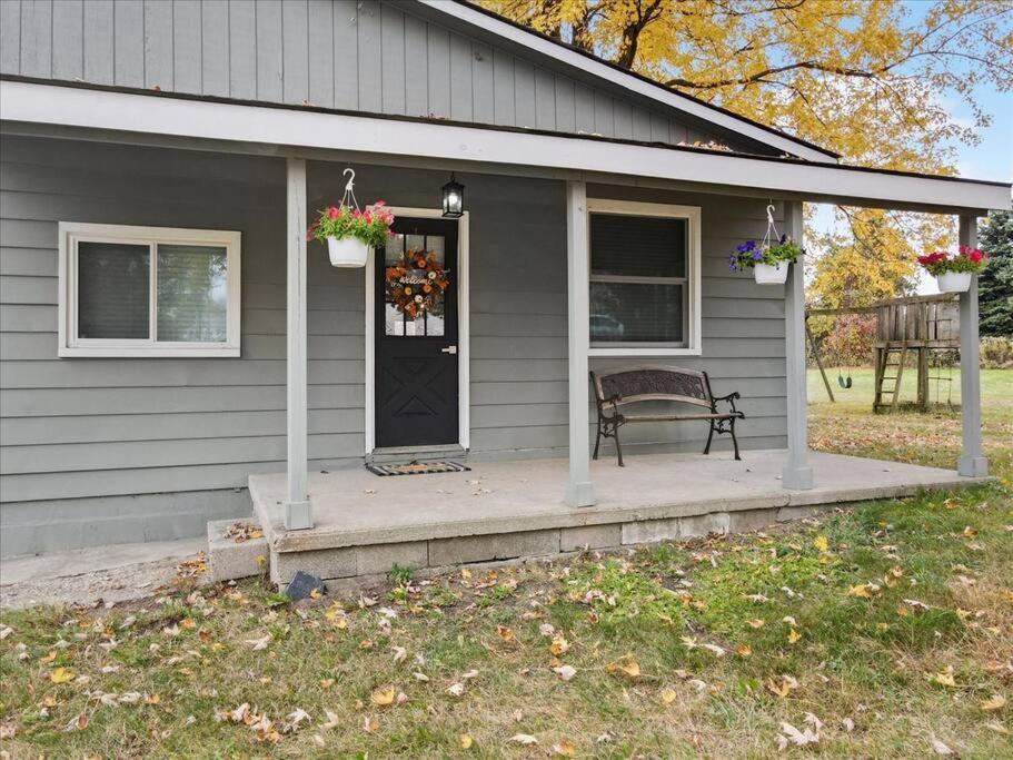 Furnished Home near GM Plant and Great Lakes Crossing Mall