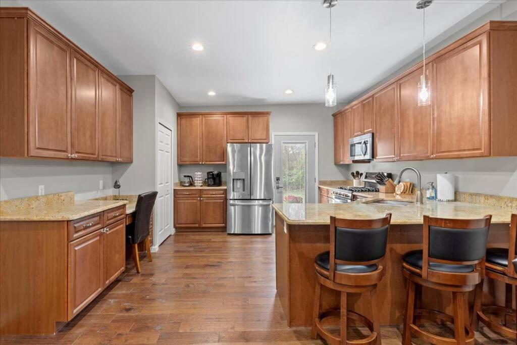 Furnished Home near GM Plant and Great Lakes Crossing Mall
