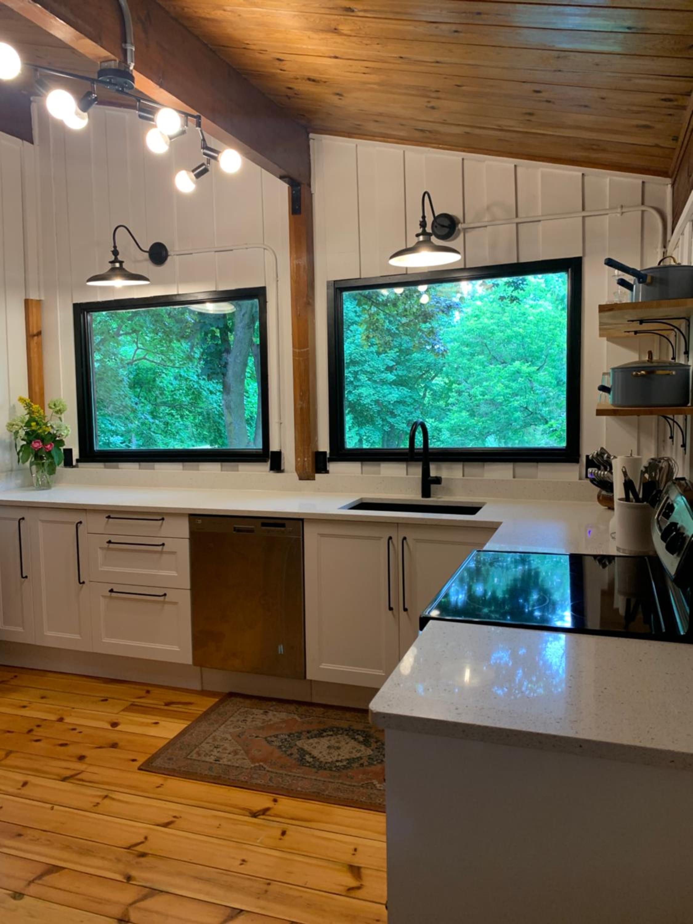 Cozy Riverside Cottage in Caledon Alton