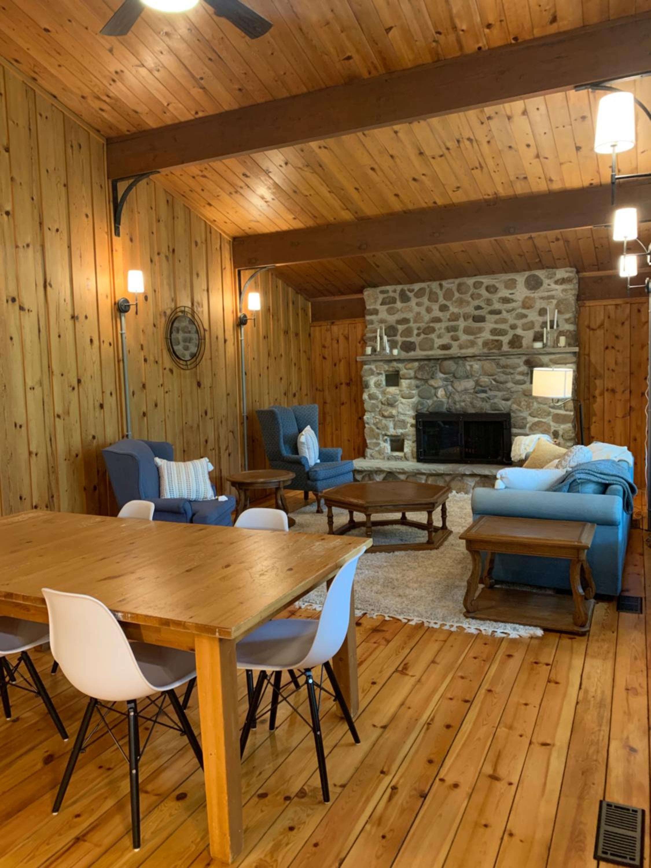 Cozy Riverside Cottage in Caledon Alton