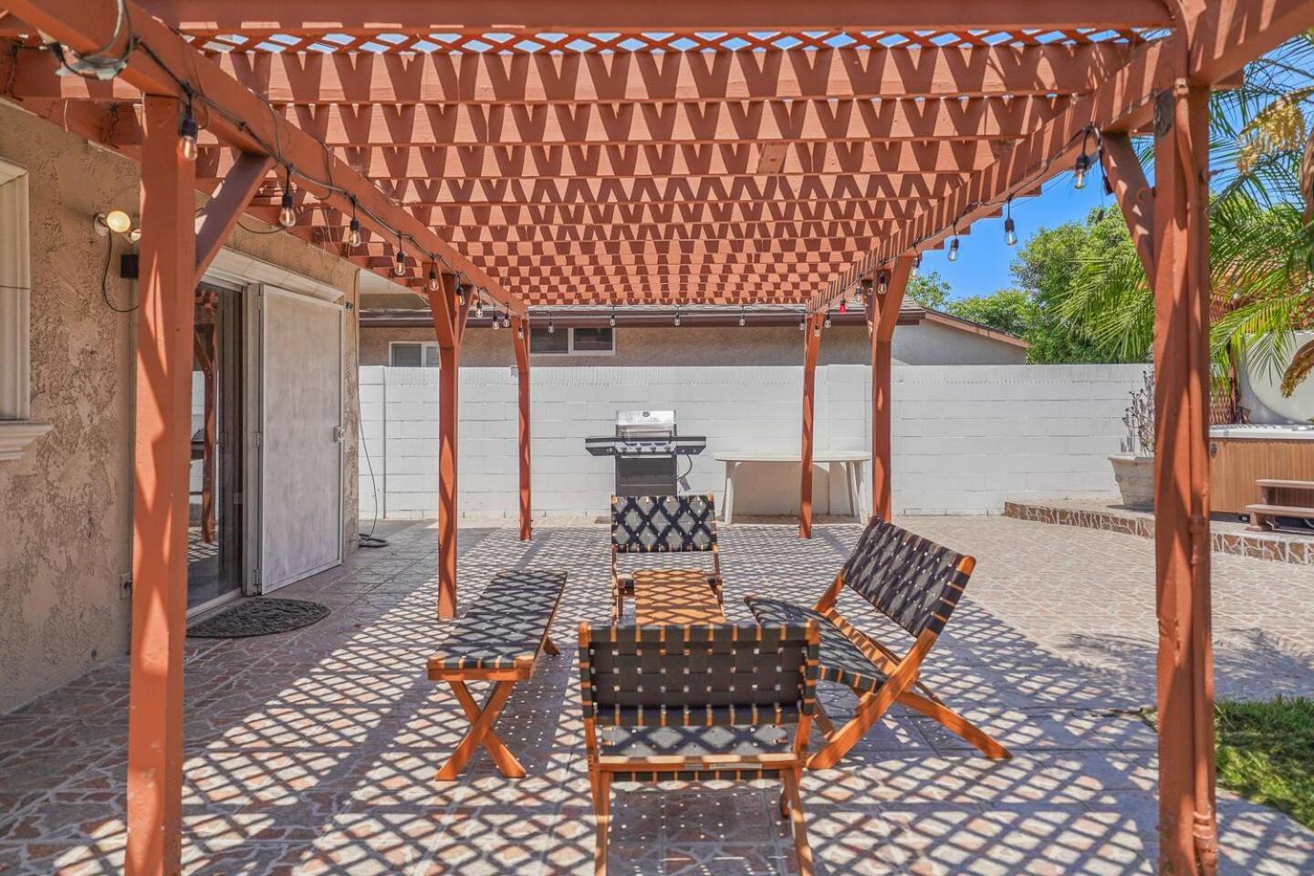 5 Br Jacuzzi Retreat 12 Miles To Disneyland view 3