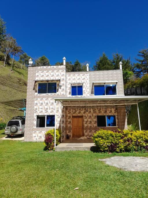 Acogedora Casa De Campo Con Jakuzzi, Descanso Garantizado