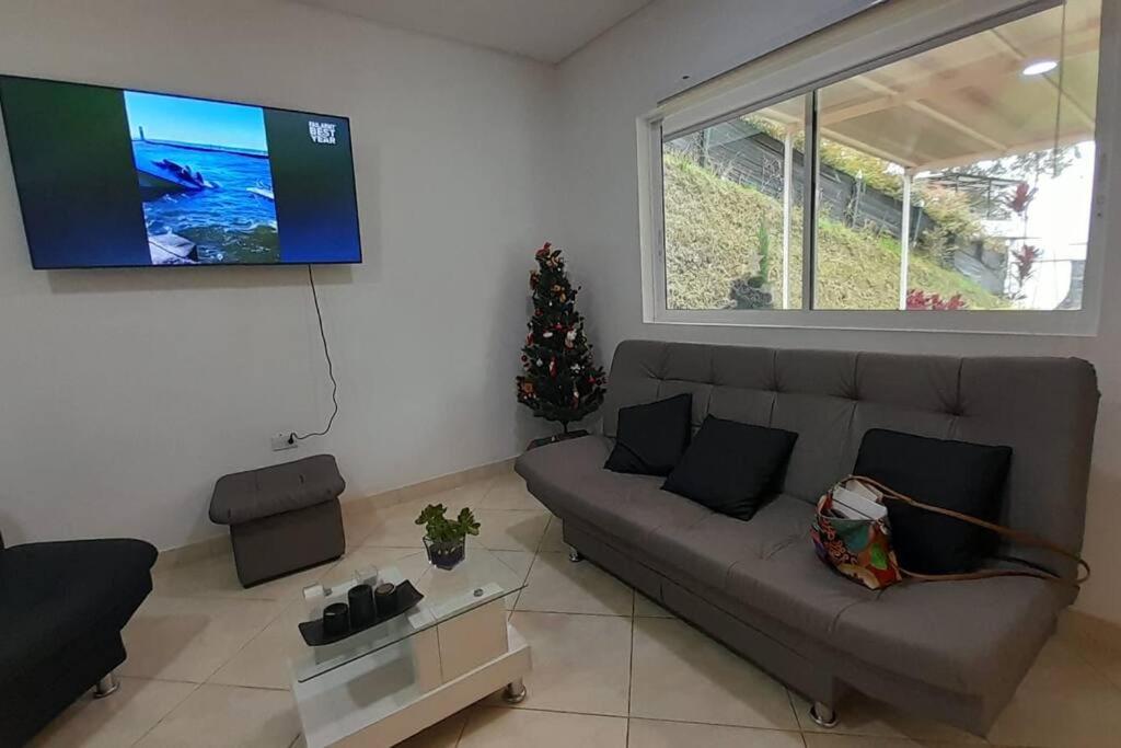 Acogedora Casa De Campo Con Jakuzzi, Descanso Garantizado