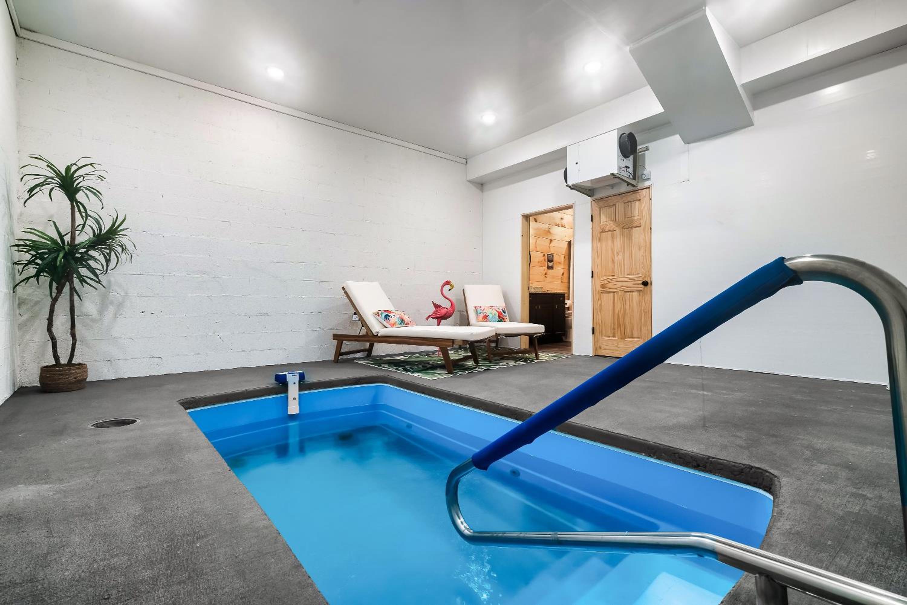 New-Mtn Views-Indoor Pool-Hot Tub-Game Room-Wifi view 3