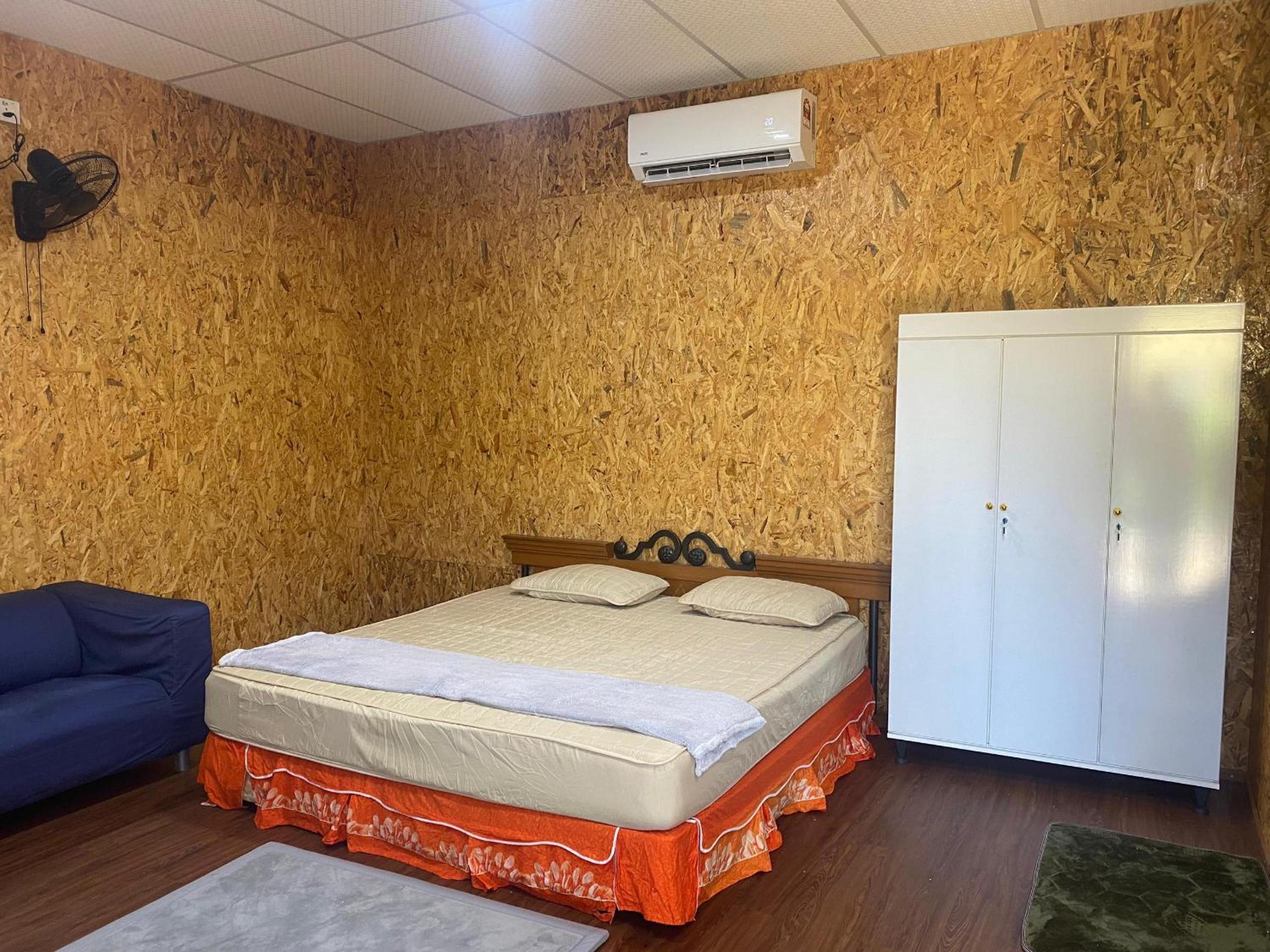 DorESA GUESTHOUSE