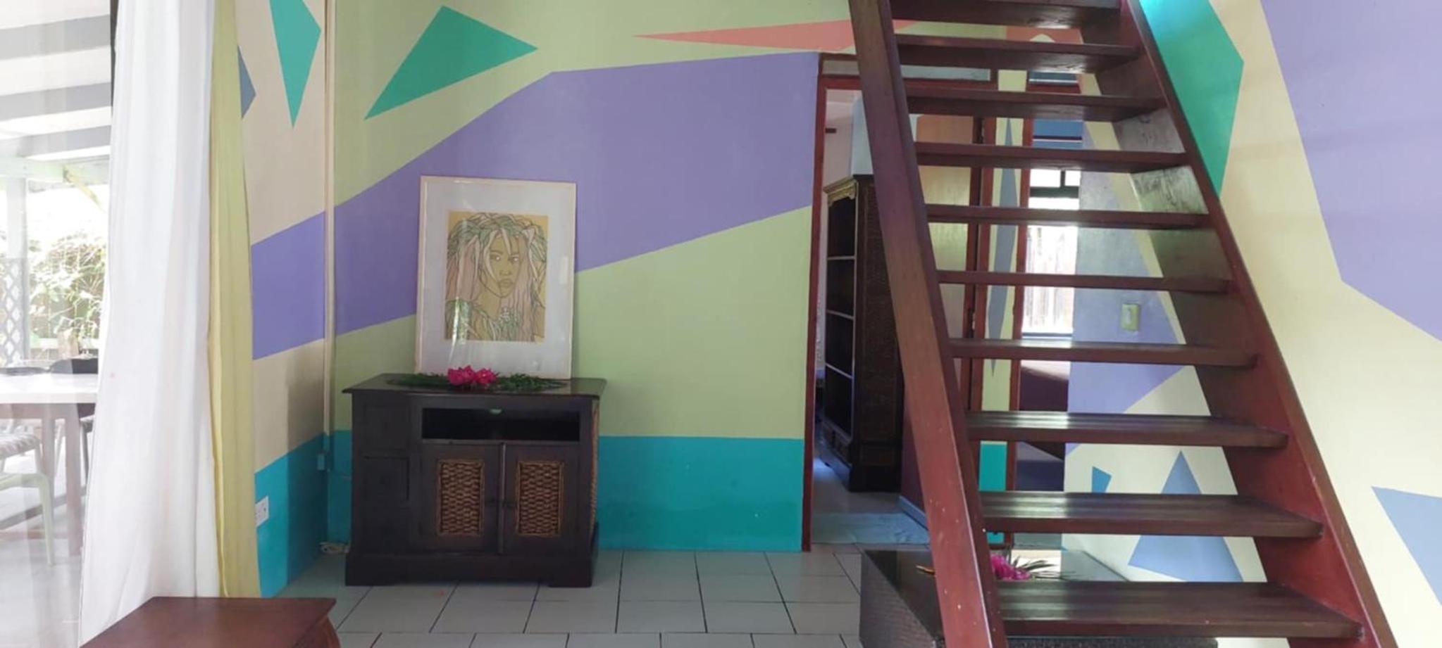 Tiahura Lodge